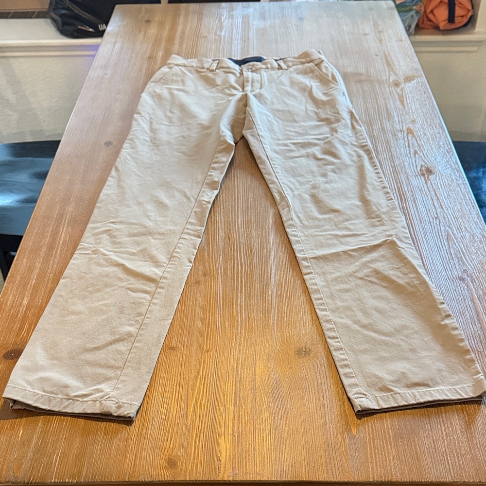 Vineyard Vines Men's Khaki Chinos